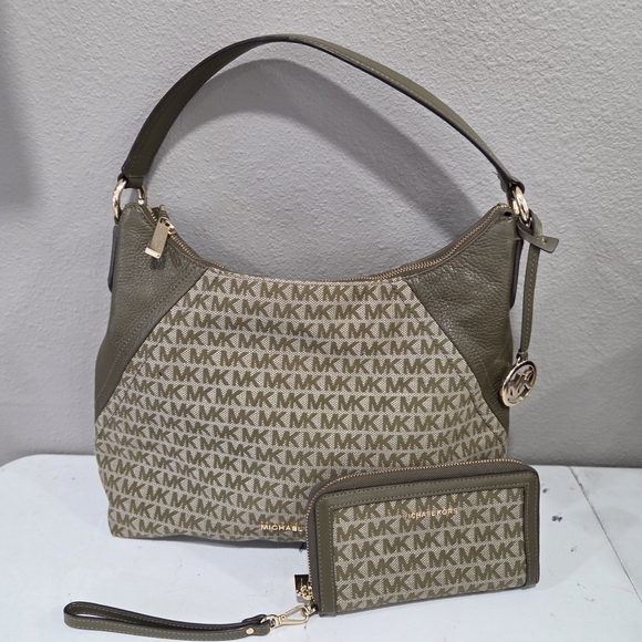 Michael Kors Green and Tan Hobo Bag with Wallet - Picture 1 of 12